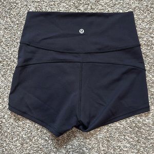 Lululemon Wunder Train 2” Shorts